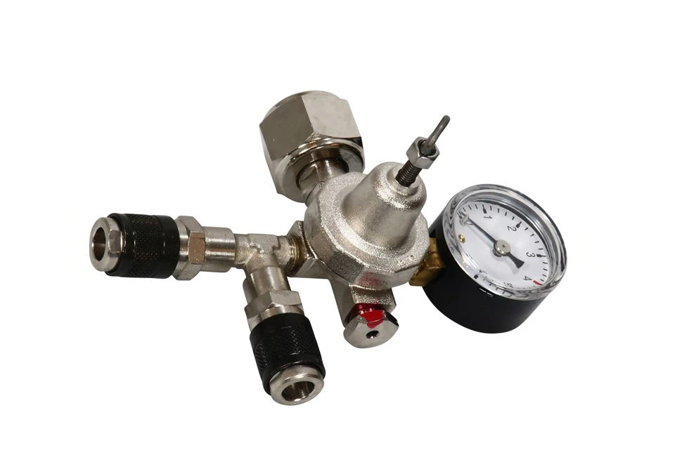 Regulator CO2 med 2 utgångar och 1 manometer